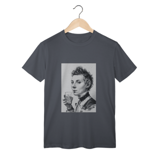 Nome do produto Woman Drinks - T shirt Classic