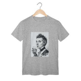 Nome do produto Woman Drinks - T shirt Classic