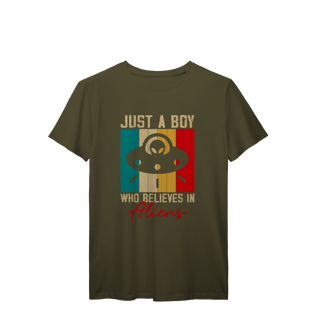 Nome do produto Camiseta T-Shirt Prime Just a boy Who Believes in Alien Clássic