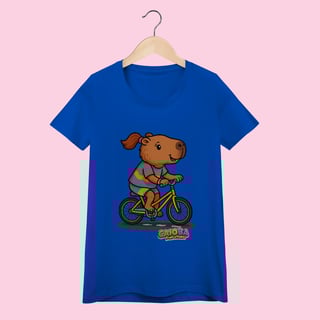 Nome do produto Camiseta Feminina Adulto Capivara Menina de Bicicleta – 100% Algodão | Coleção Reino Capivara do Caioba