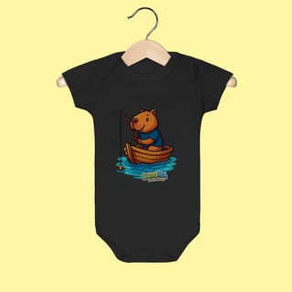 Nome do produto Body Infantil Capivara Pescando – 100% Algodão | Estampa Divertida e Exclusiva