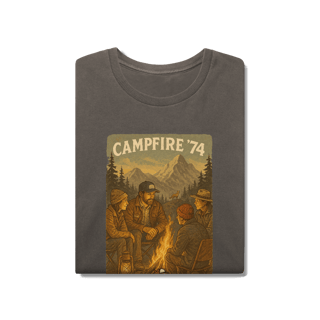 Nome do produto Camiseta Estonada Vintage Fogueira “Campfire ’74” | Acampamento, Montanha & Aventura