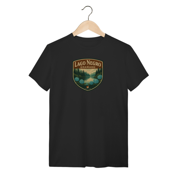 Camiseta Lago Negro Unissex (100% Algodão 30.1, 165 g)