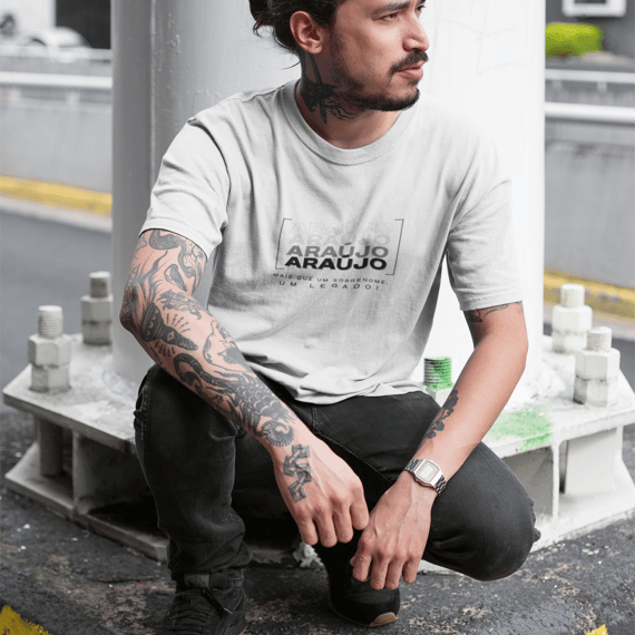 Camiseta Unissex “Araújo, Mais que um Sobrenome, um Legado!” – Vista o Legado (Malha Quality)