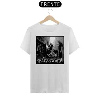 Camiseta Básica - While She Sleep