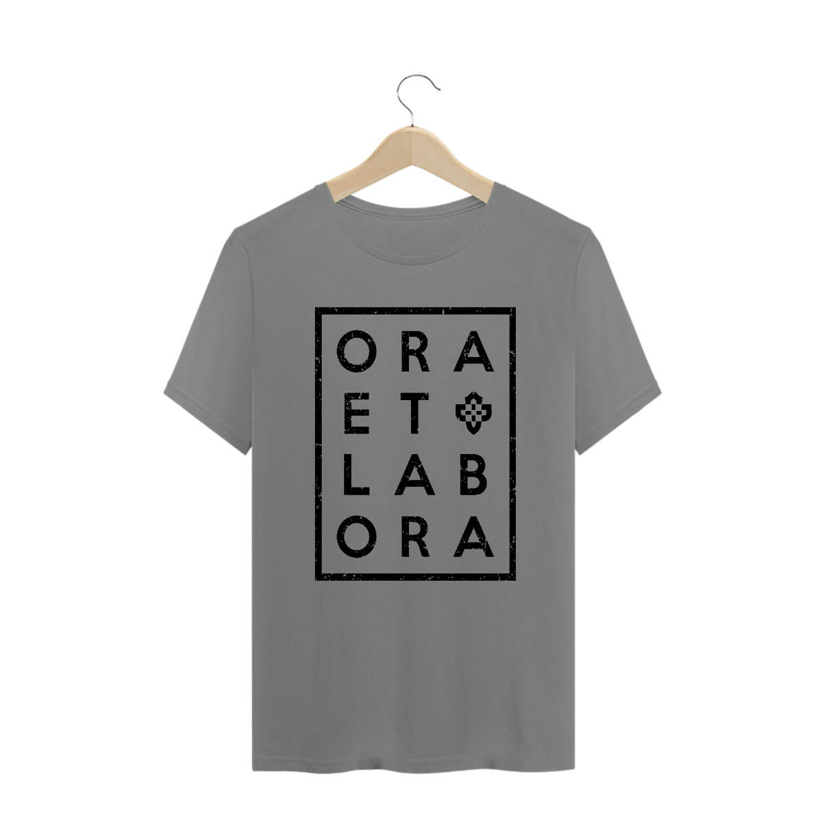 Nome do produto: Camiseta Plus size ORA ET LABORA (Reza e Trabalha)