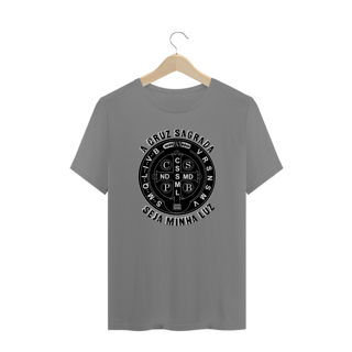 Nome do produto Camiseta Plus Size Cruz / Medalha de São Bento