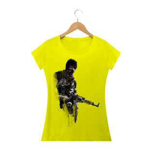 Nome do produtoCamiseta Feminina Baby Long - Homem Segurando AK-47