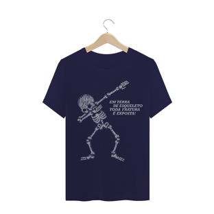 Nome do produtoT-Shirt - Em terra de esqueleto, toda fratura é exposta
