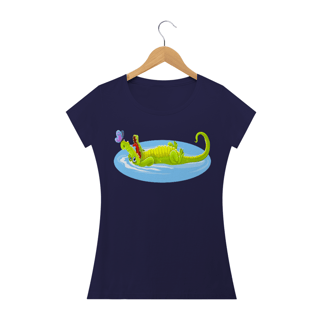 Nome do produto Camiseta Baby Long Quality Feminina Estampa Jacaré Relaxando na Água