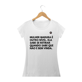 mulher madura é outro nível. ela sabe se retirar quando sabe que não é bem vinda.