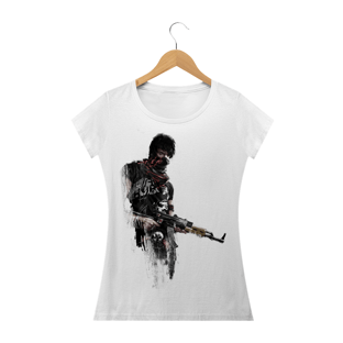 Nome do produtoCamiseta Feminina Baby Long - Homem Segurando AK-47