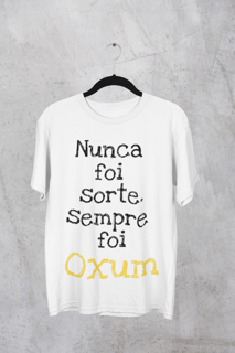 Camiseta da Orixá Oxum (Modelo Plus Size)