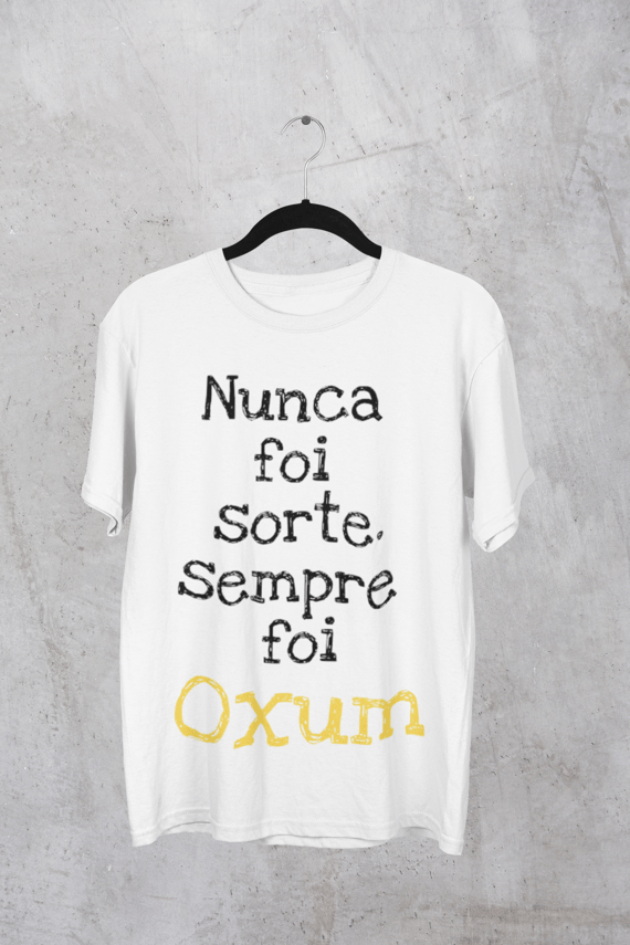 Camiseta da Orixá Oxum (Modelo Plus Size)