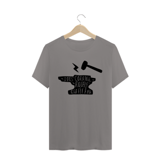 Nome do produto Camiseta Deus Corrige