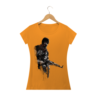 Nome do produtoCamiseta Feminina Baby Long - Homem Segurando AK-47