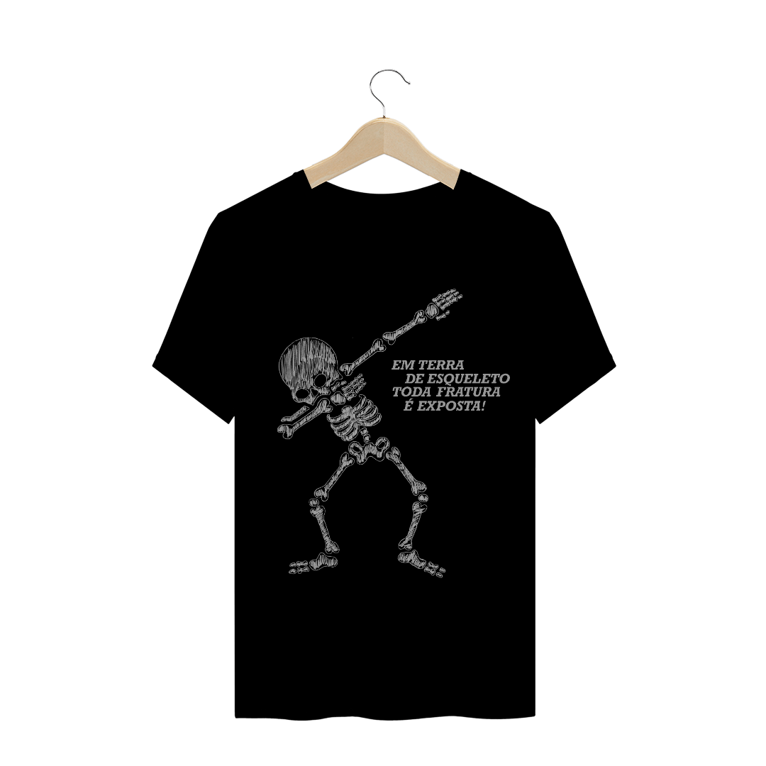 Nome do produto: T-Shirt - Em terra de esqueleto, toda fratura é exposta