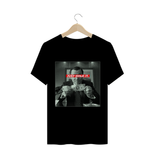 Nome do produtoCamiseta o lobo de walll street segurando dólar