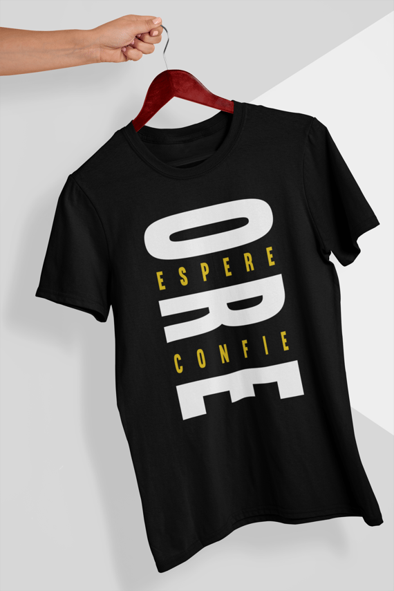 Camiseta Ore Espere Confie