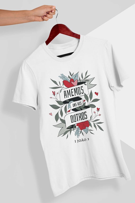 Camiseta Amemos uns aos Outros