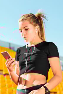 Cropped Black