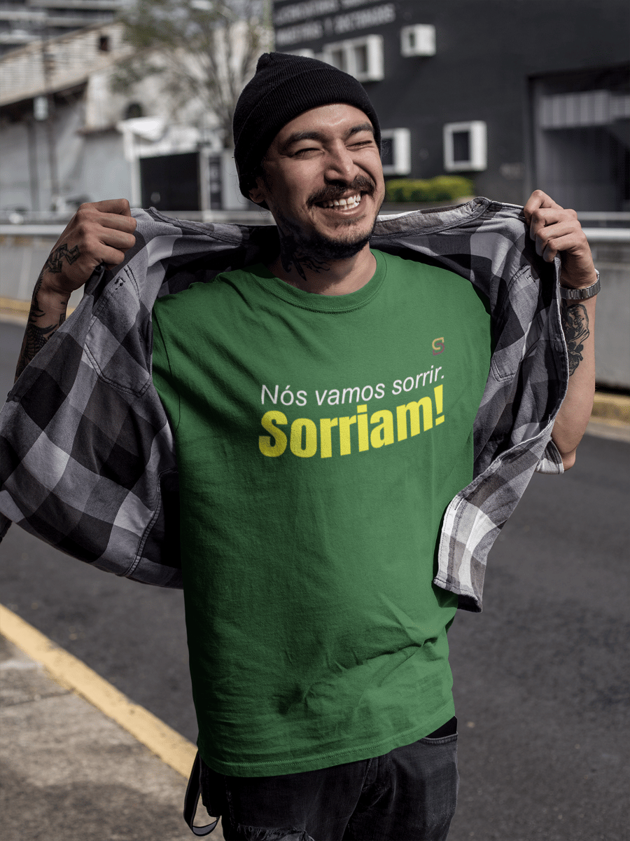 Nome do produto: T-shirt Tradicional Sorriam!