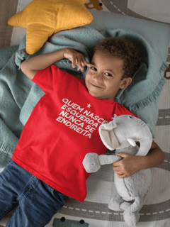 T-shirt Infantil NUNCA SE ENDIREITA