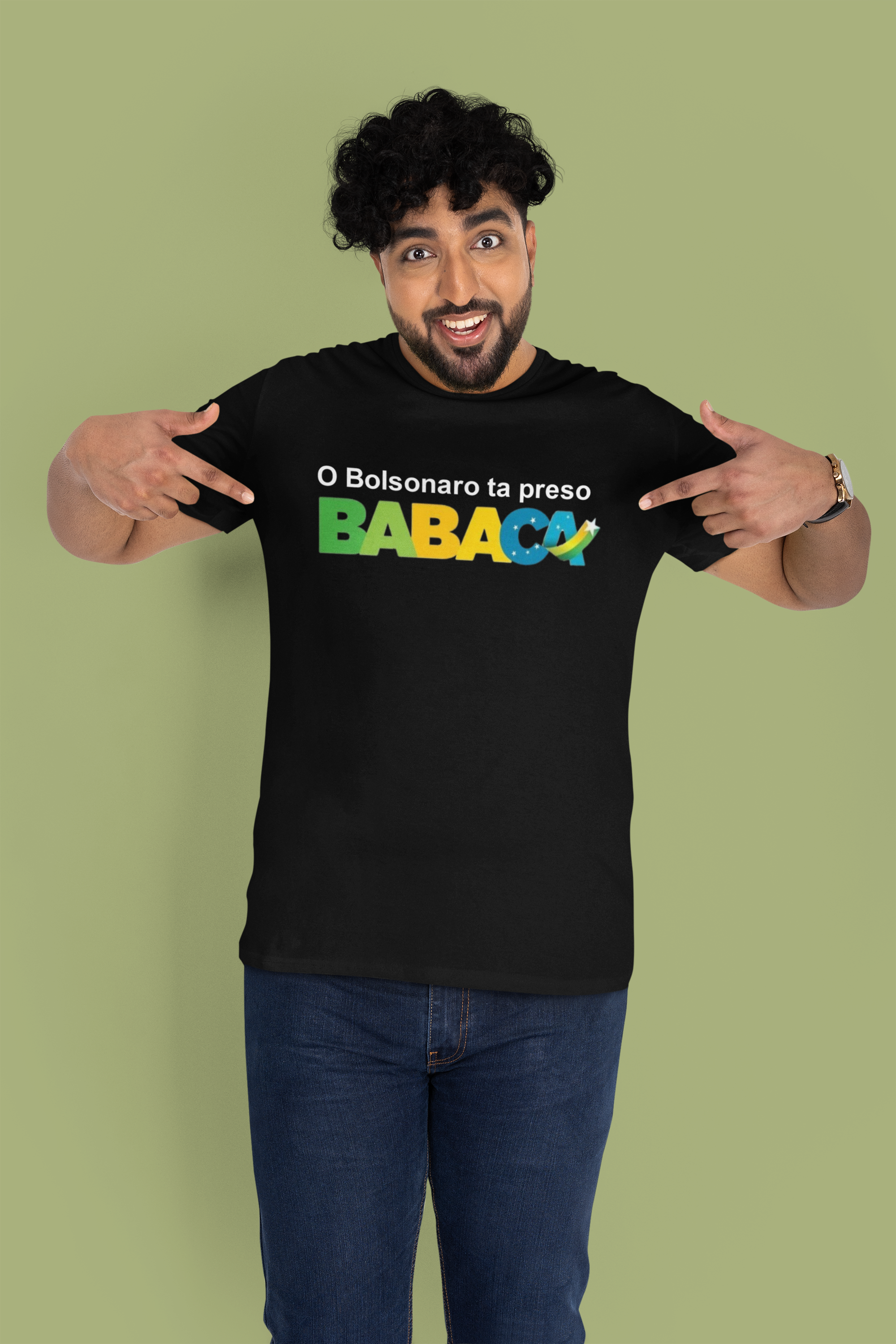 T-Shirt Plus Size T-shirt Plus Size O BOLSONARO TA PRESO R$89,90