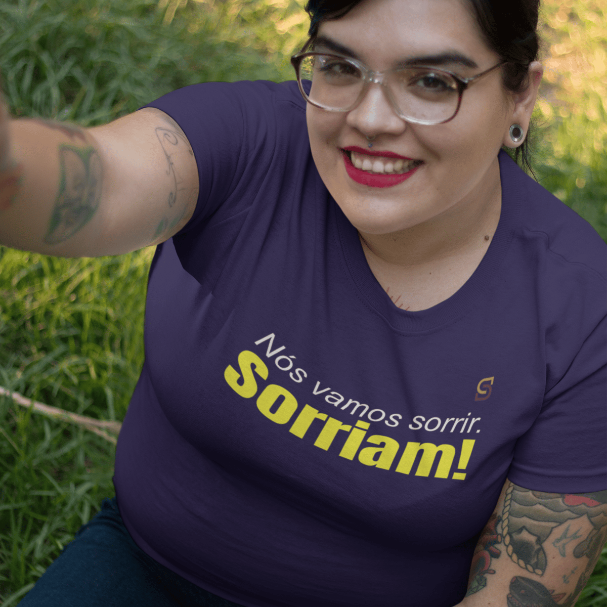 Nome do produto: T-shirt Plus Size Sorriam!
