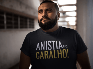 T-shirt Plus Size Anistia é o C*ralho