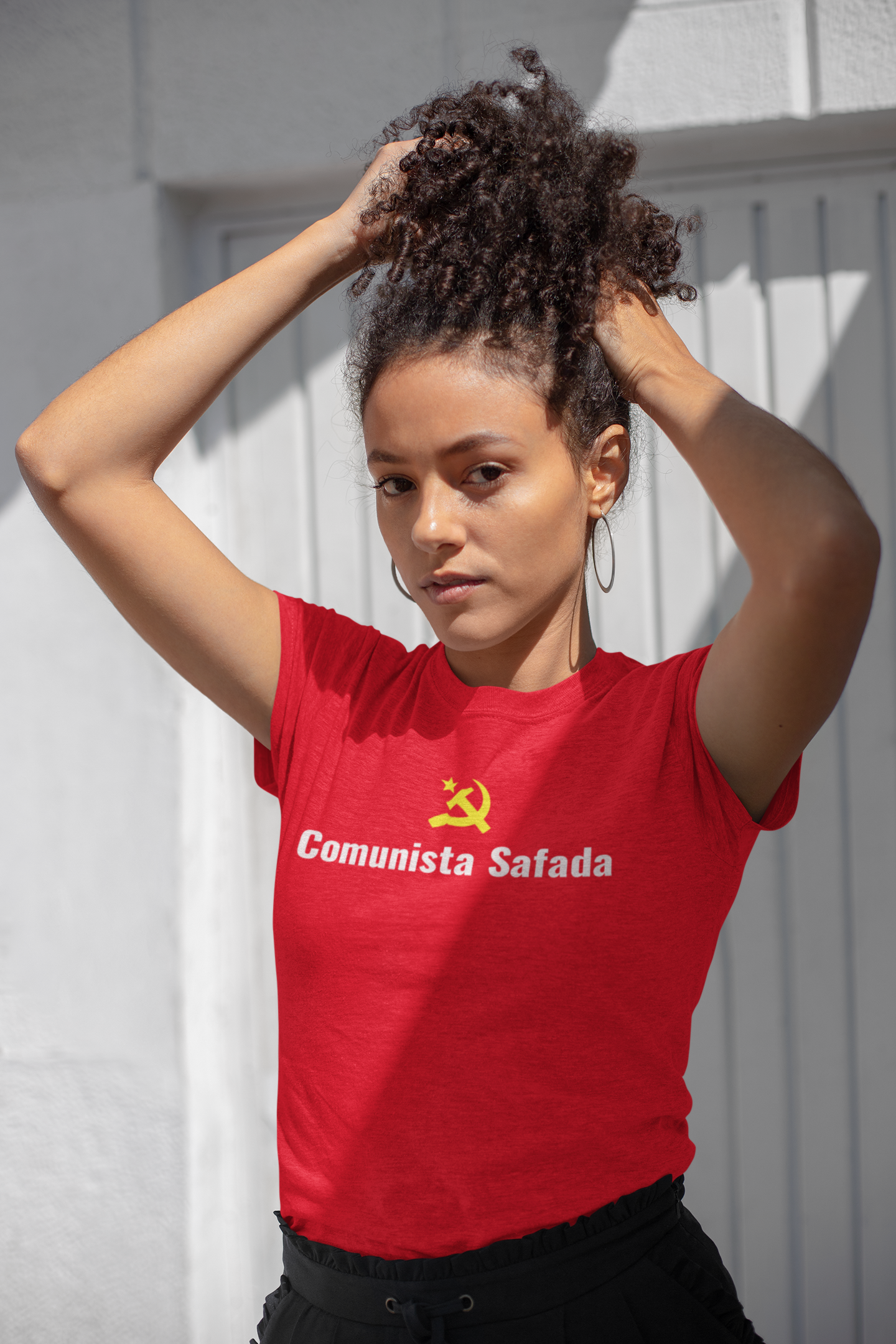 T-shirt Baby Look Comunista Safada