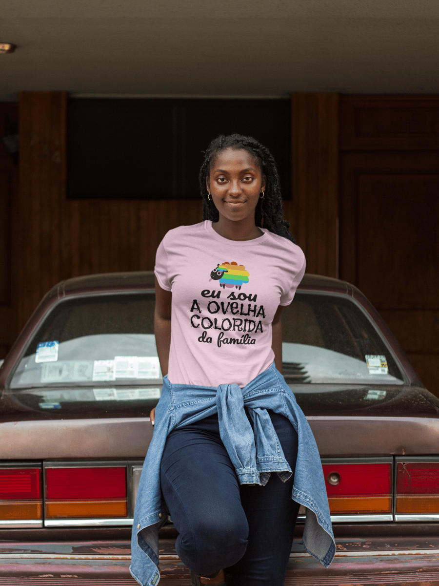Nome do produto: T-shirt Baby Look Ovelha Colorida