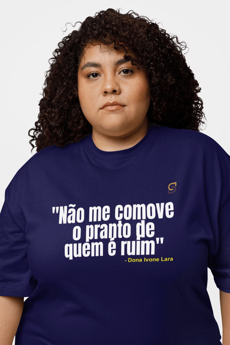 Nome do produto: T-shirt Plus Size NÃO ME COMOVE