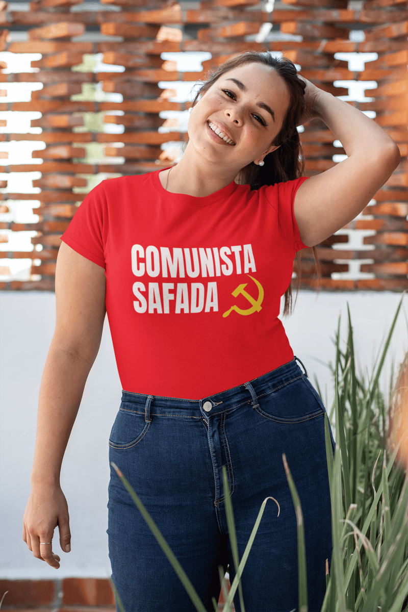 Nome do produto: T-shirt Baby Look COMUNISTA SAFADA