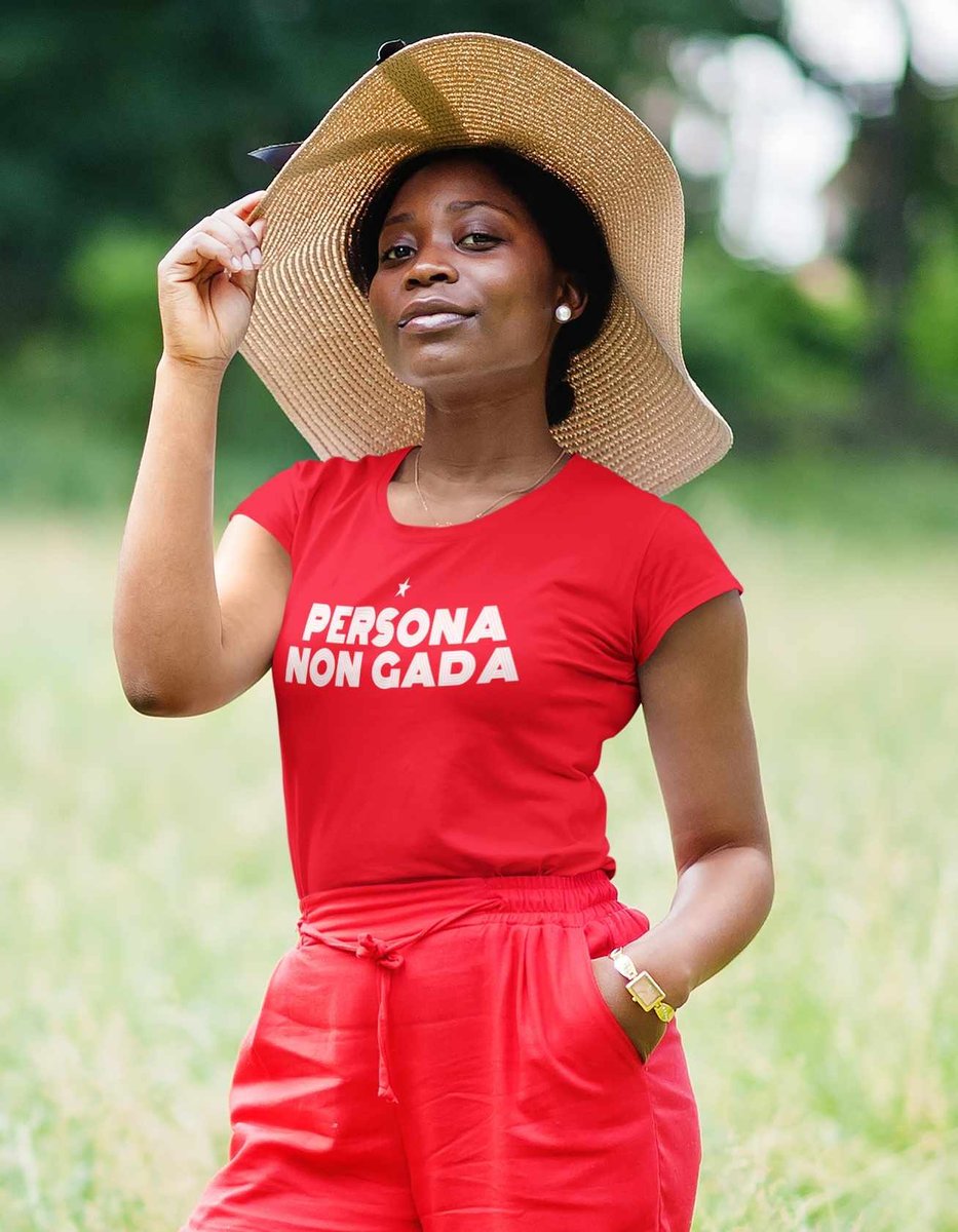 Nome do produto: T-shirt Baby Look Persona Non Gada