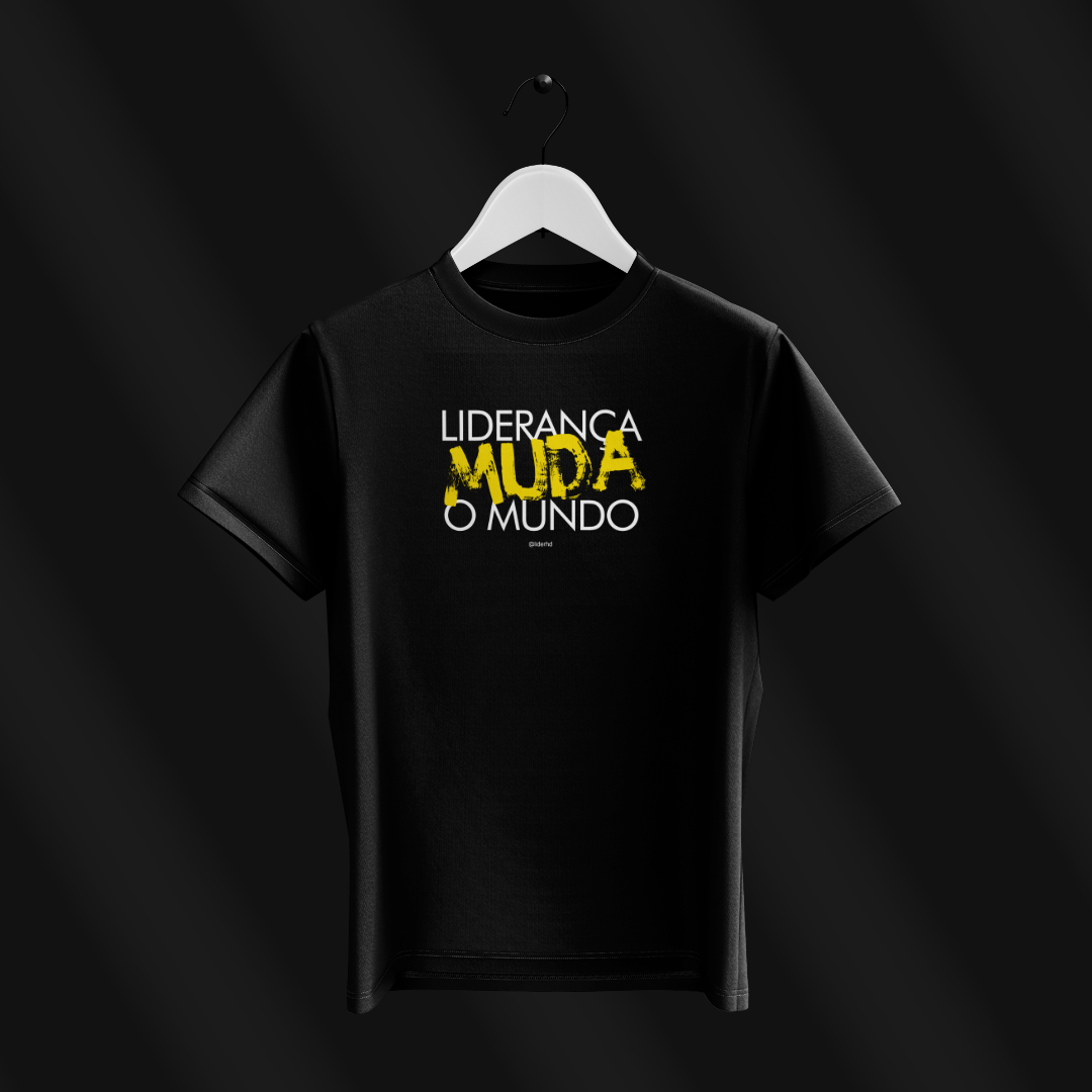 Nome do produto: Camiseta - Liderança muda o mundo