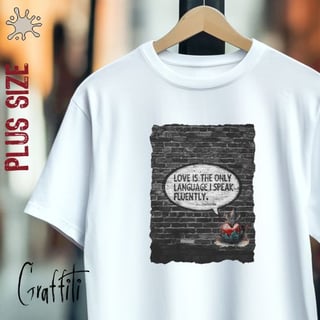 Camiseta Plus Graffiti Love is the only language