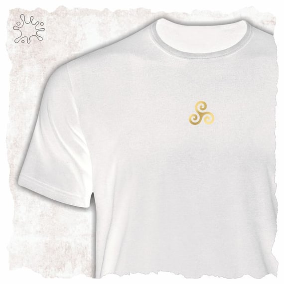 Camiseta Símbolo Triskele Dourada