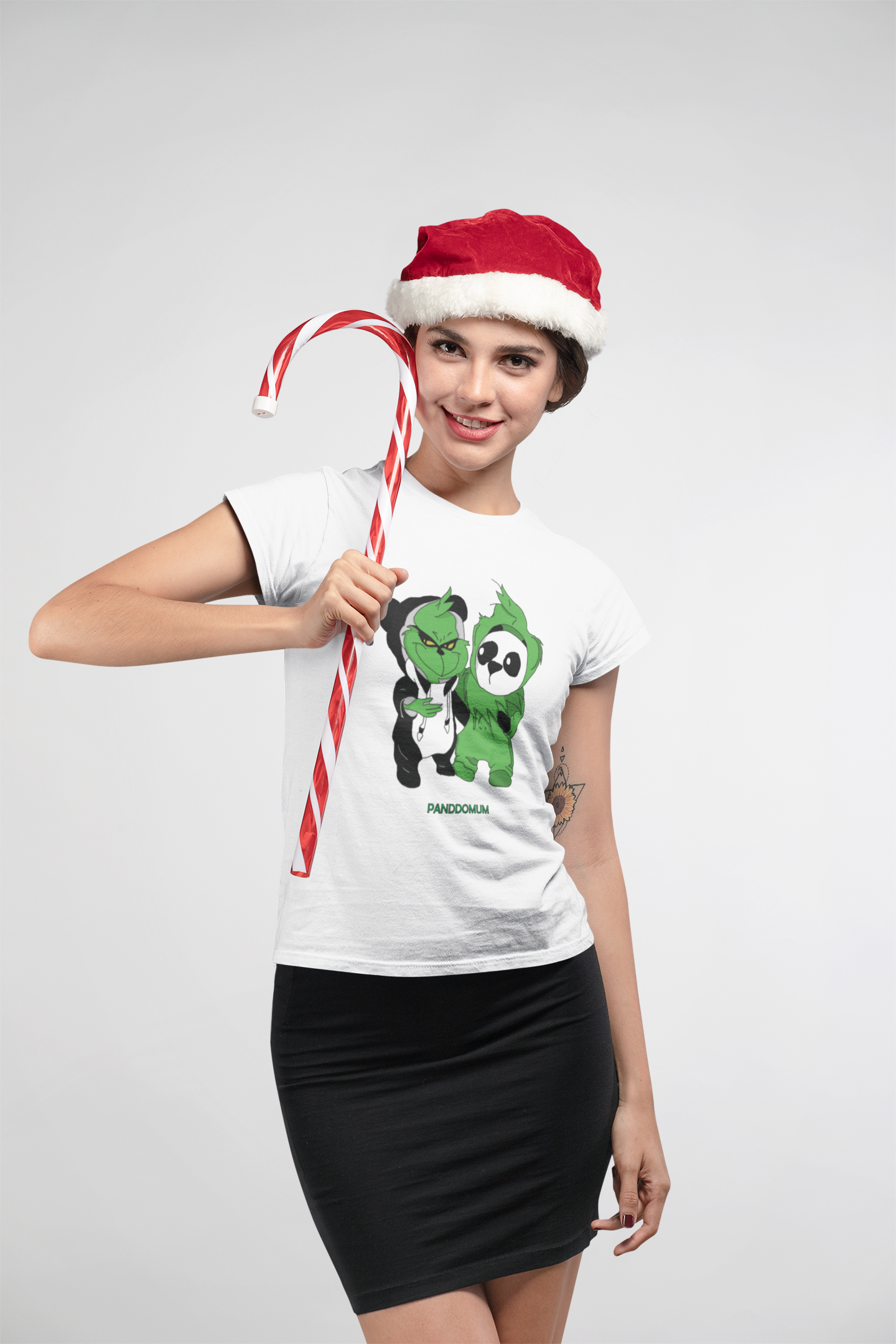 Camiseta Feminina Panda e Grinch