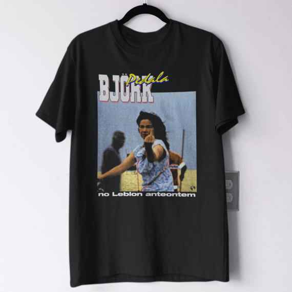 Bjork pedala no Leblon