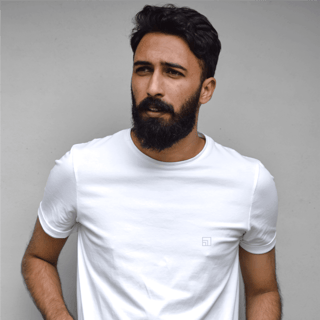 Nome do produto Camiseta Básica Premium Logo Foremost Branca Tom Sobre Tom