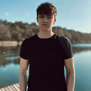 Nome do produto Camiseta Básica Premium Logo Foremost Tom Sobre Tom