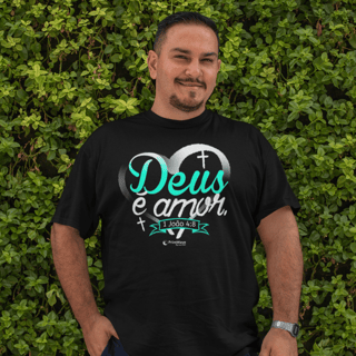 Camiseta masculina Plus Size - Deus é amor