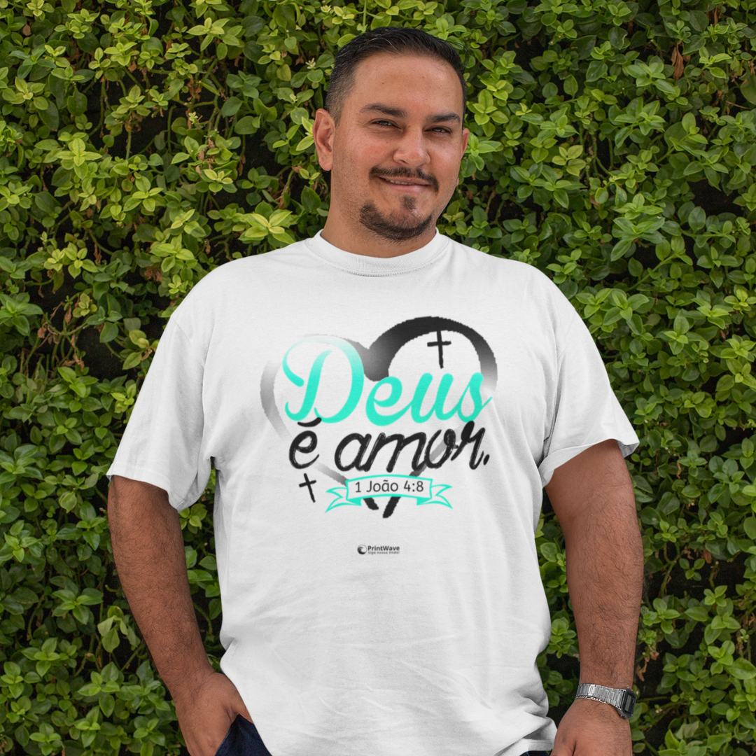 Camiseta masculina Plus Size - Deus é amor