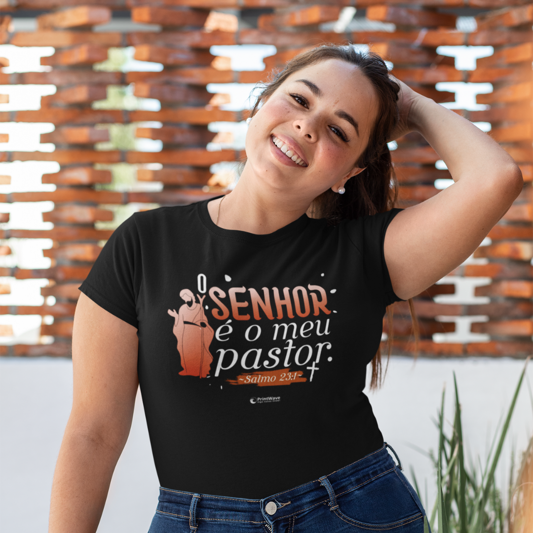 Camiseta feminina Plus Size - O Senhor é o meu pastor