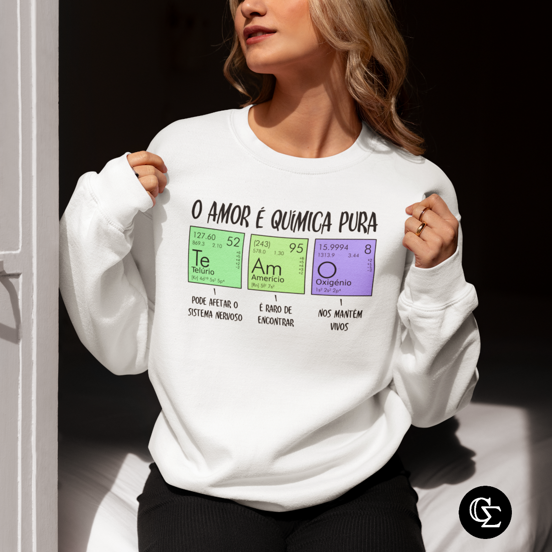 Nome do produto: O AMOR É QUÍMICA PURA [MOLETOM UNISSEX]