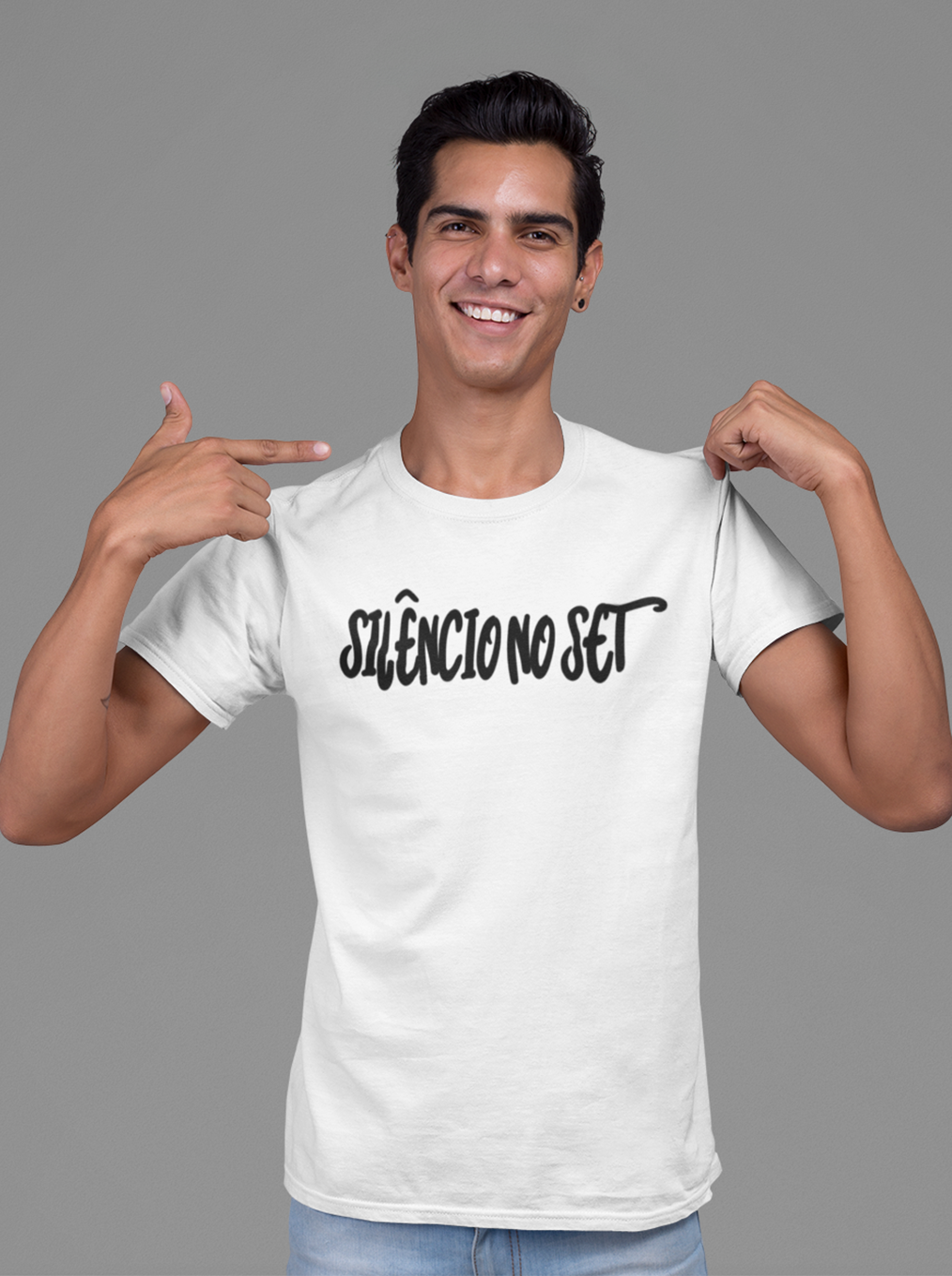 Camiseta Silêncio no Set II | Branca | Cinza