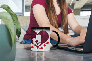 Nome do produto CANECA  MÁGICA ESPECIAL MÃES PROVÉRBIOS 13:24