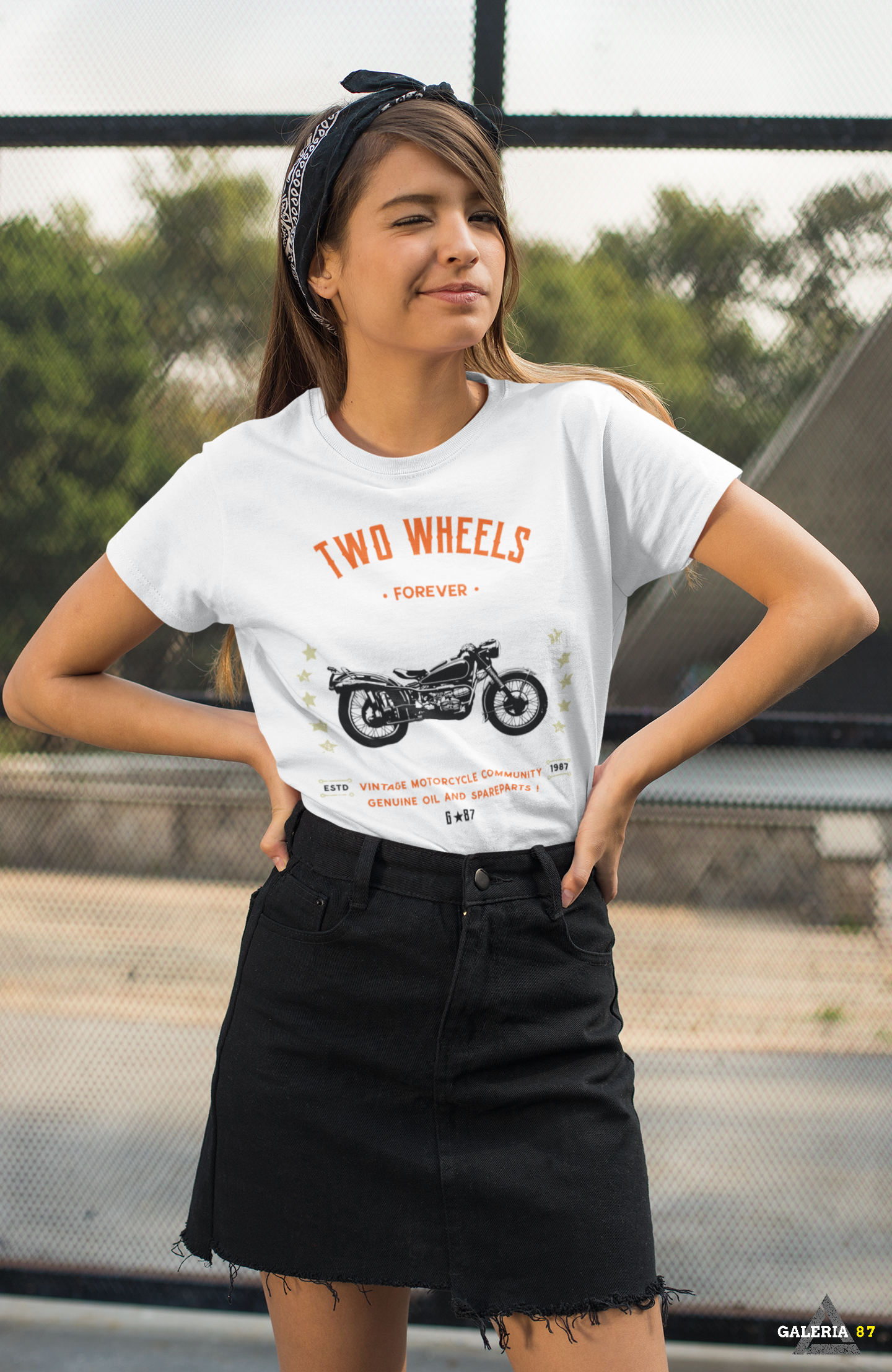 CAMISETA FEMININA BRANCA PREMIUM / TWO WHEELS