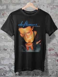 CAMISETA - DEFTONES - AROUND THE FUR